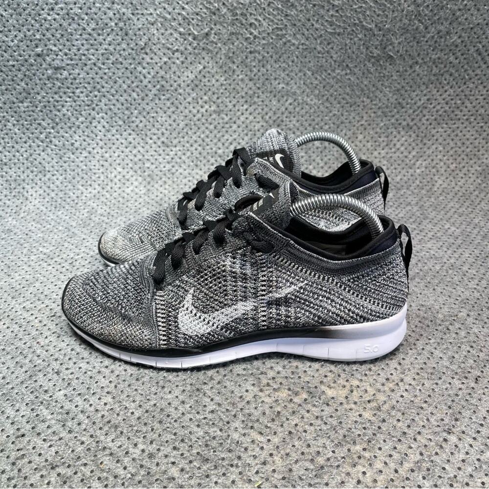 Nike Free TR Flyknit Oreo Running Shoes Size 8 Women’s